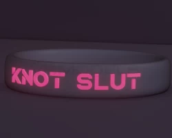 Knot slut collar
